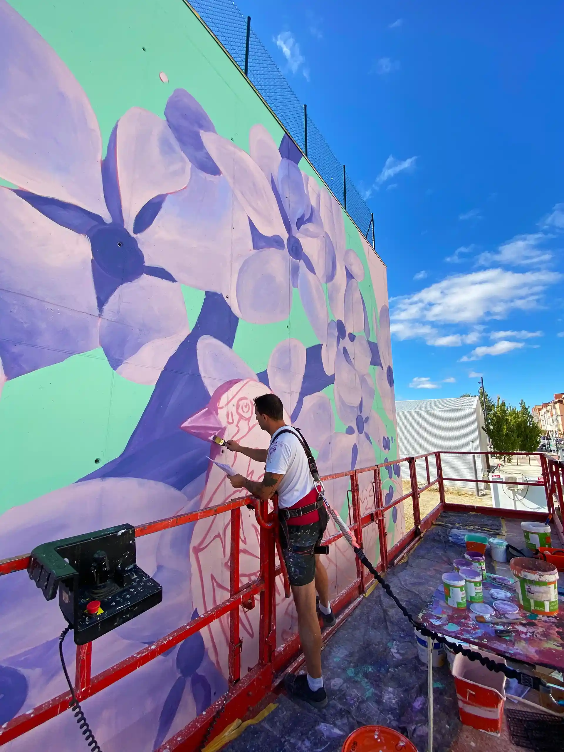 El nuevo frontón infanto-juvenil de Mendillorri estrenará cara con una pintura mural de gran tamaño basada en los elementos más representativos del nombre del barrio