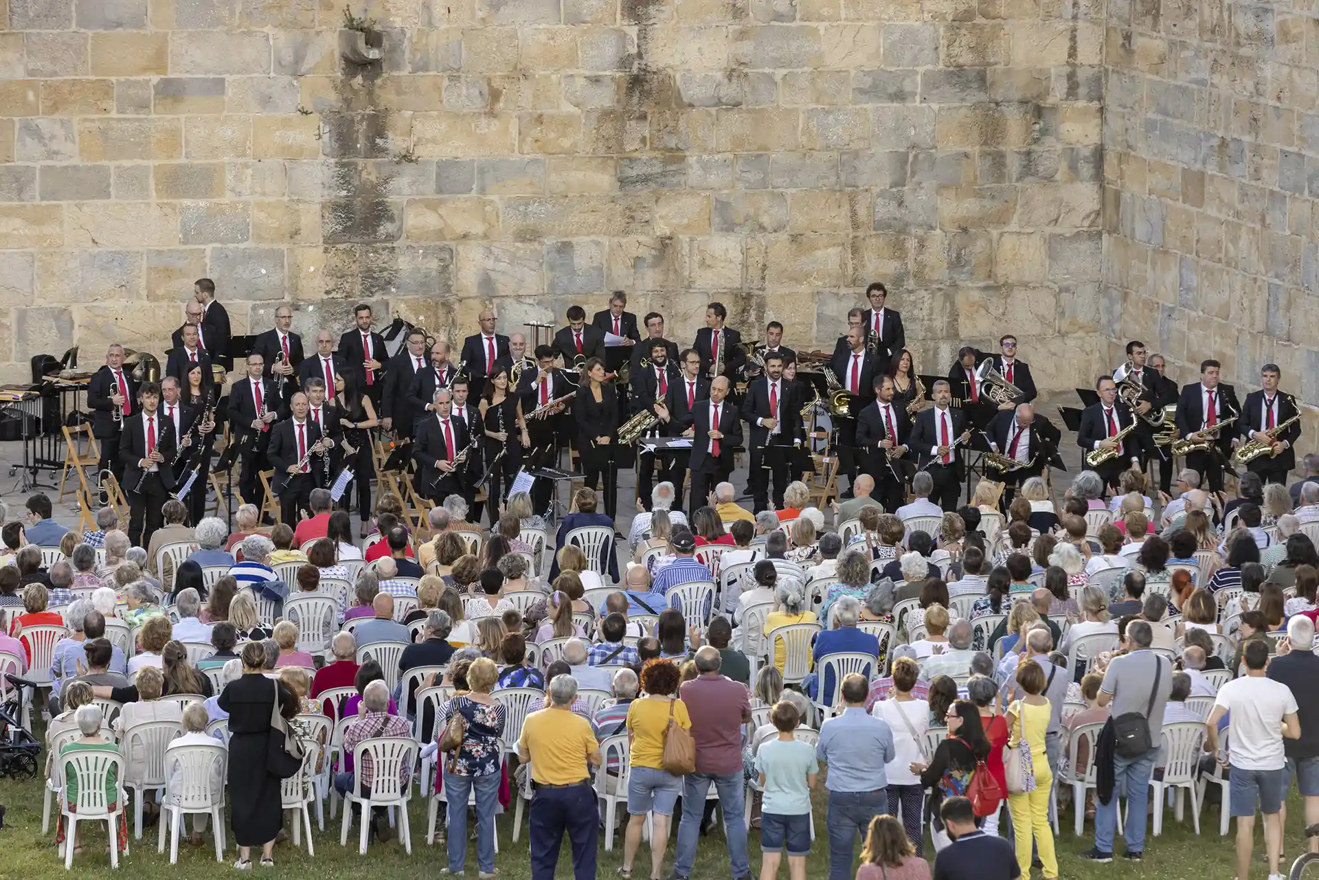 El Ayuntamiento actualiza el contrato de la Banda Municipal de Música La Pamplonesa con una subida del 3% para este año