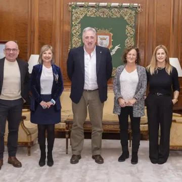 reunión Amparo López